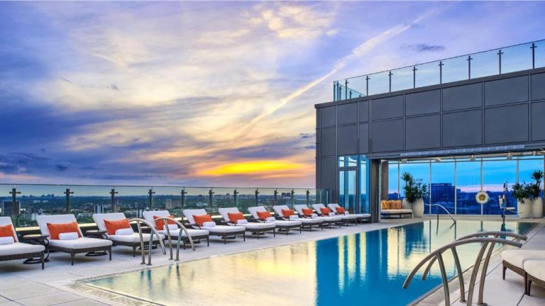 Book Business Trip Hotels in Toronto | 2026 Executive Guide & Rates